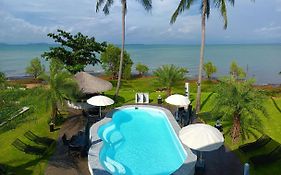 Beachfront Pool Villa And Apartment